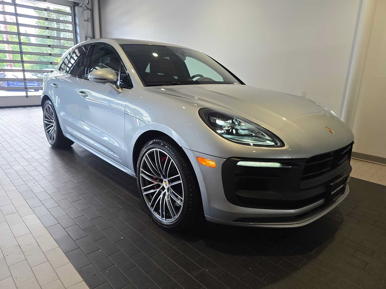 Used 2023 Porsche Macan GTS AWD/4WD image 9
