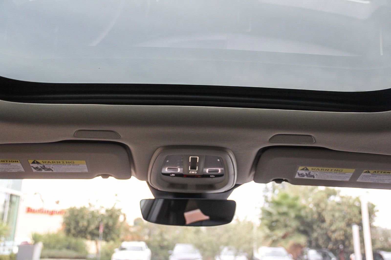 Used 2025 Volvo XC60 B5 Plus image 17