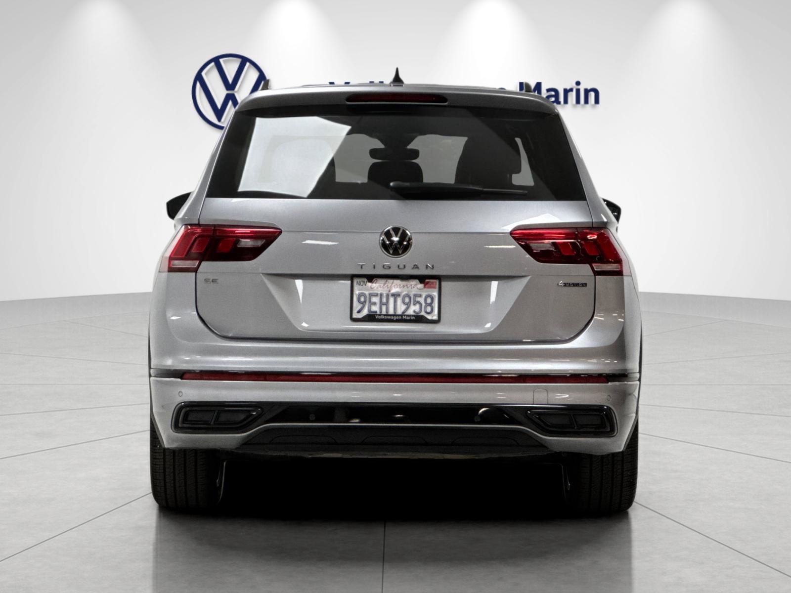 Used 2023 Volkswagen Tiguan SE R-Line AWD/4WD image 4