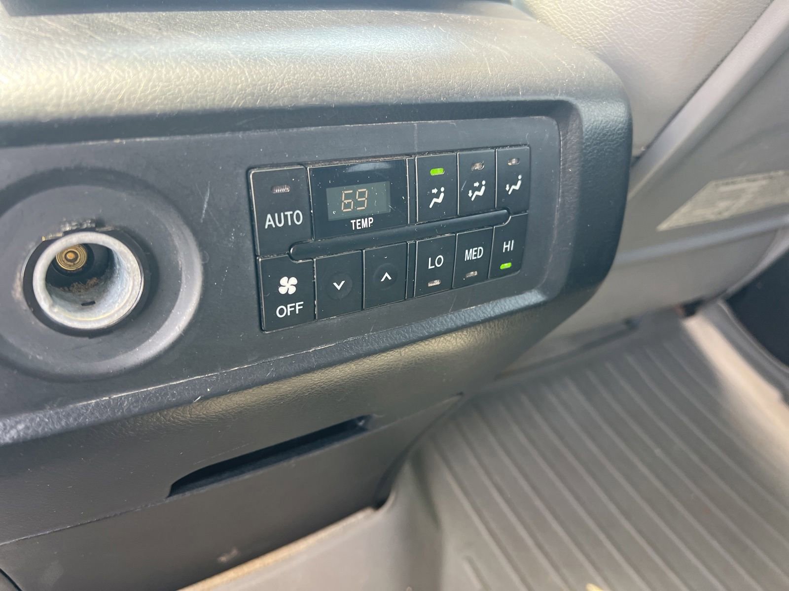 Used 2011 Toyota Sequoia SR5 RWD image 13