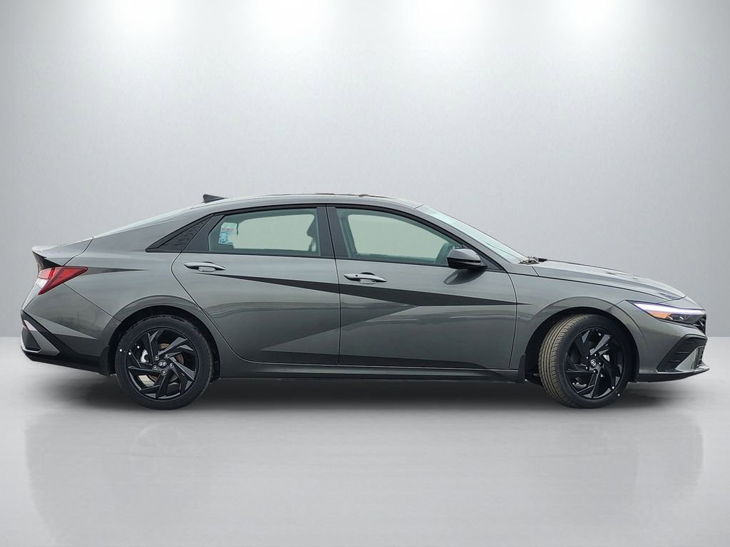 New 2026 Hyundai Elantra Sport image 3