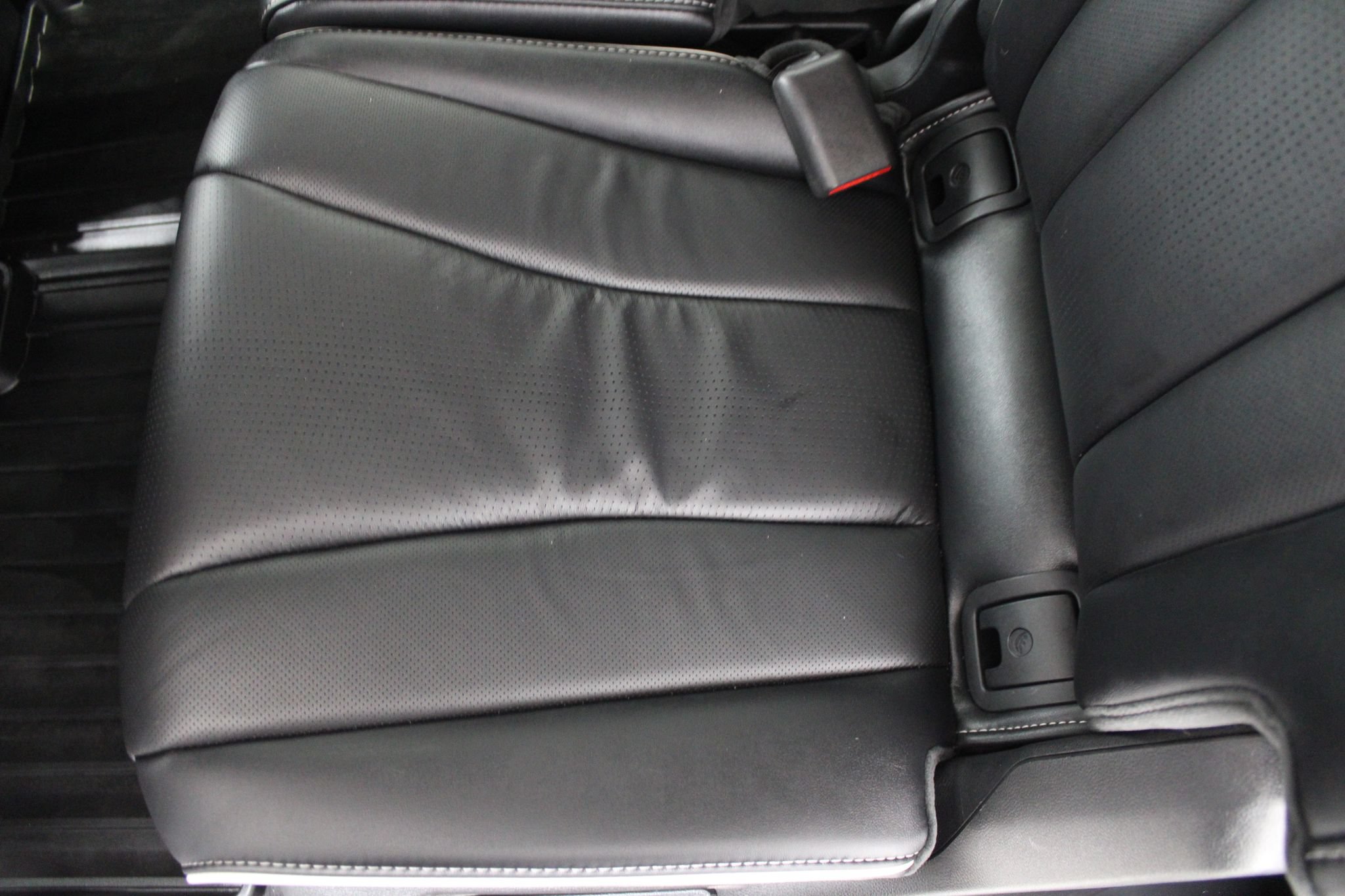 Used 2023 Acura MDX w/ Advance Package AWD/4WD image 17