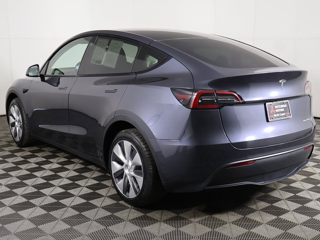 Used 2023 Tesla Model Y Long Range image 10
