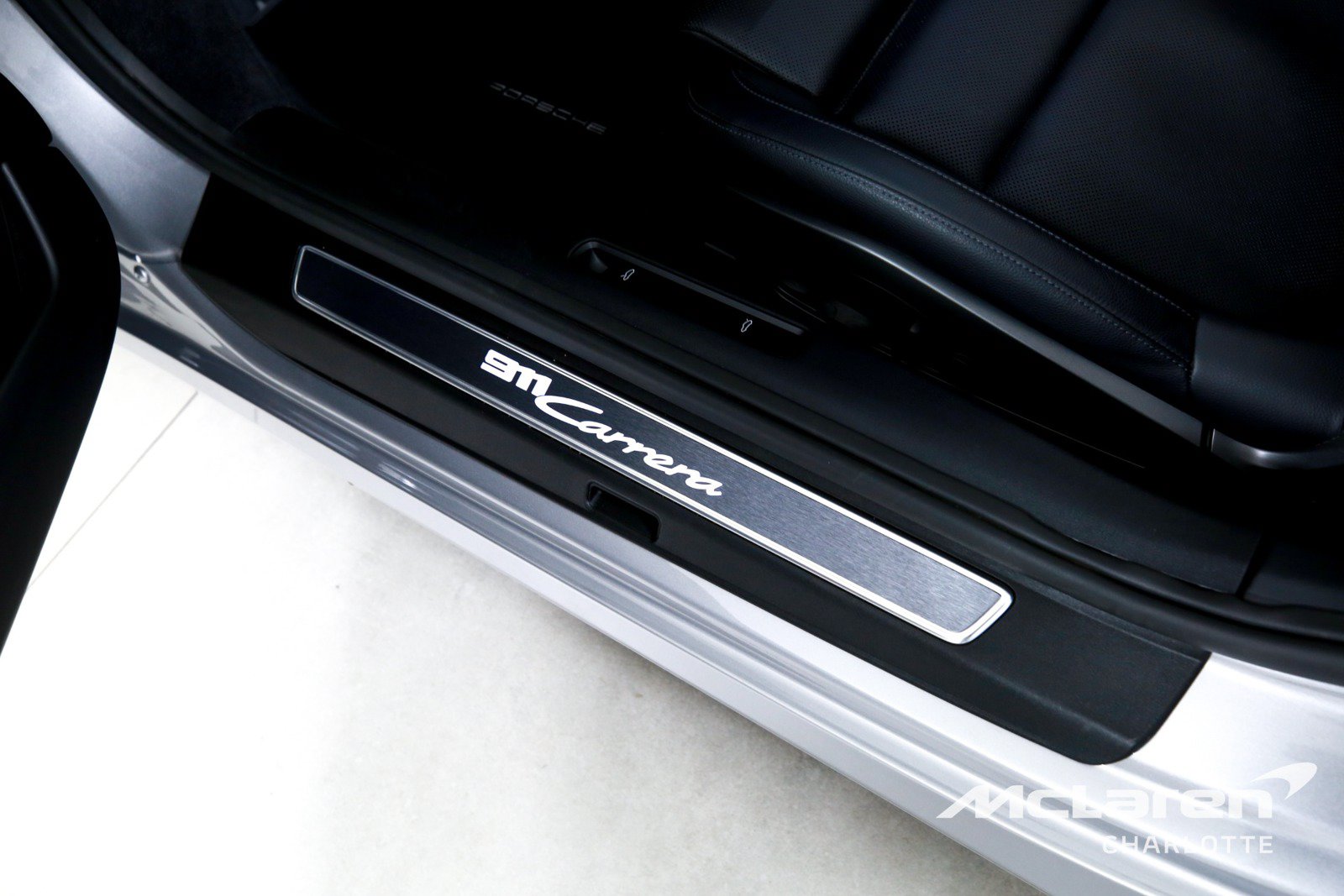 Used 2023 Porsche 911 Carrera w/ Premium Package RWD image 18