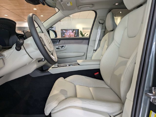 New 2027 Volvo XC90 B6 Ultra AWD/4WD image 17