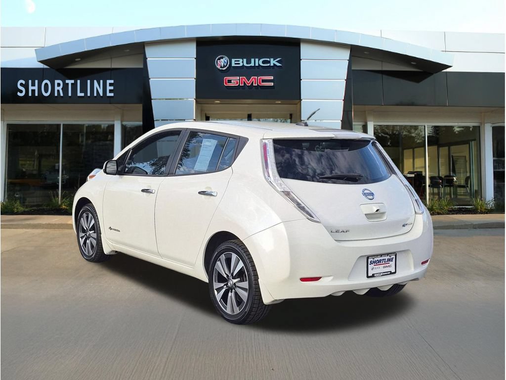 Used 2015 Nissan Leaf SL w/ Premium Package FWD image 3