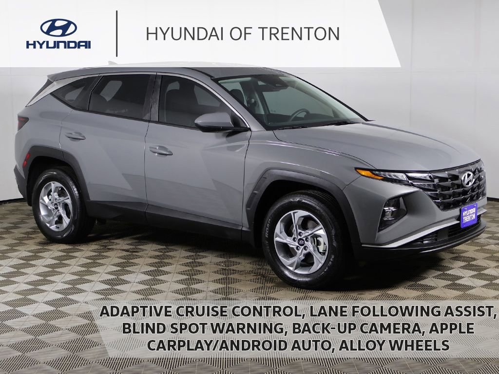 Used 2024 Hyundai Tucson SE image 1
