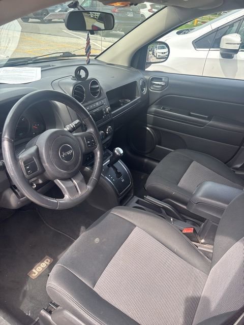 Used 2012 Jeep Compass Latitude w/ Sun/Sound Group image 5