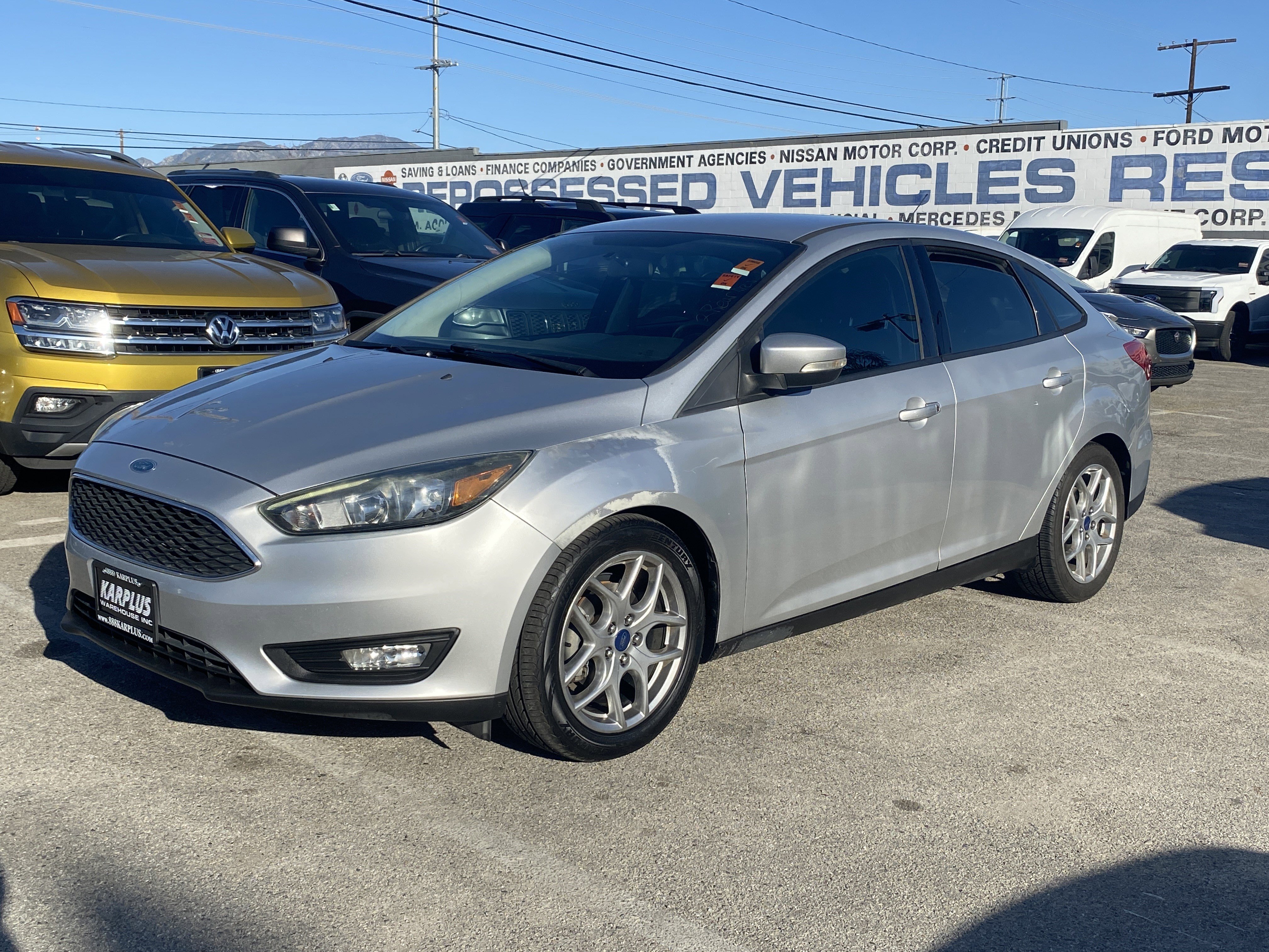 Used 2015 Ford Focus SE w/ Equipment Group 201A image 2