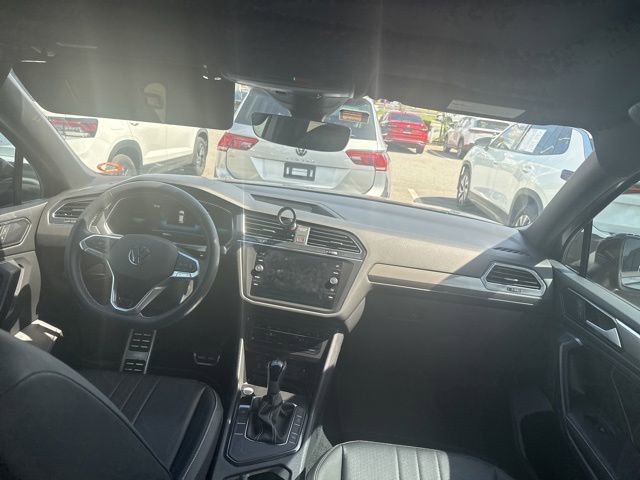 Used 2023 Volkswagen Tiguan SE R-Line FWD image 12