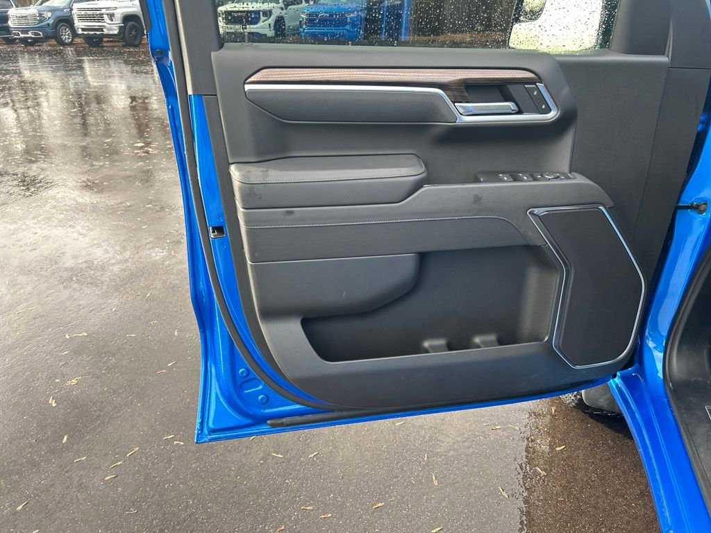 Used 2025 Chevrolet Silverado 1500 LT image 25