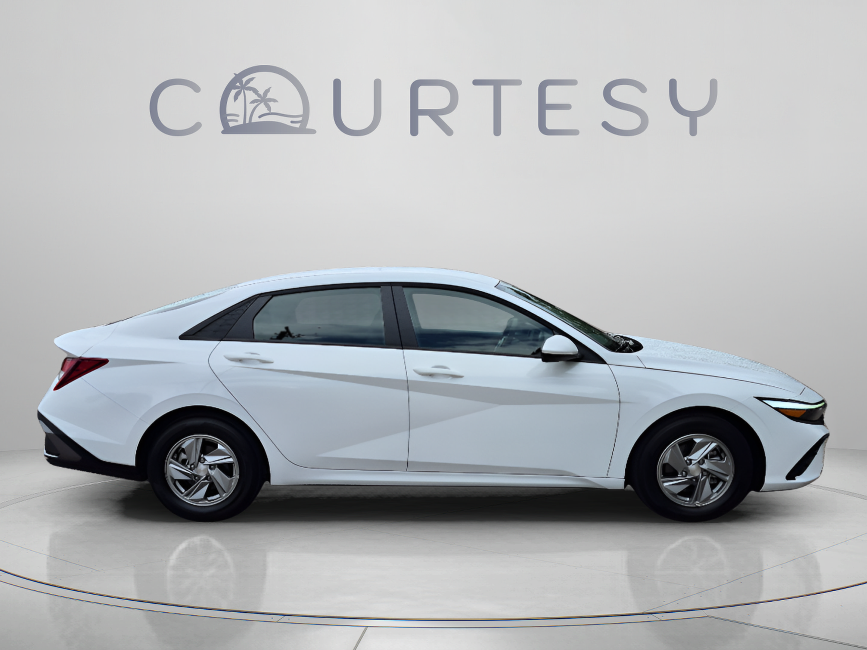 Used 2025 Hyundai Elantra SE FWD image 6