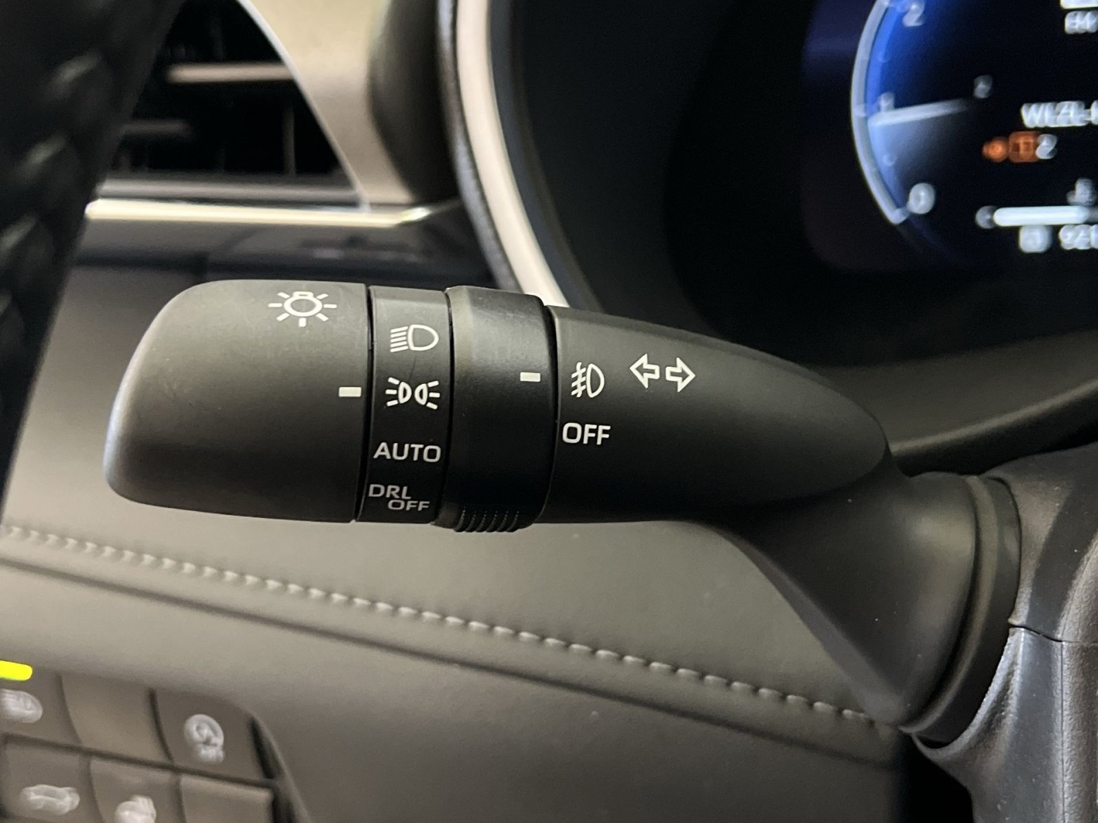 Used 2026 Toyota Highlander Limited AWD/4WD image 38