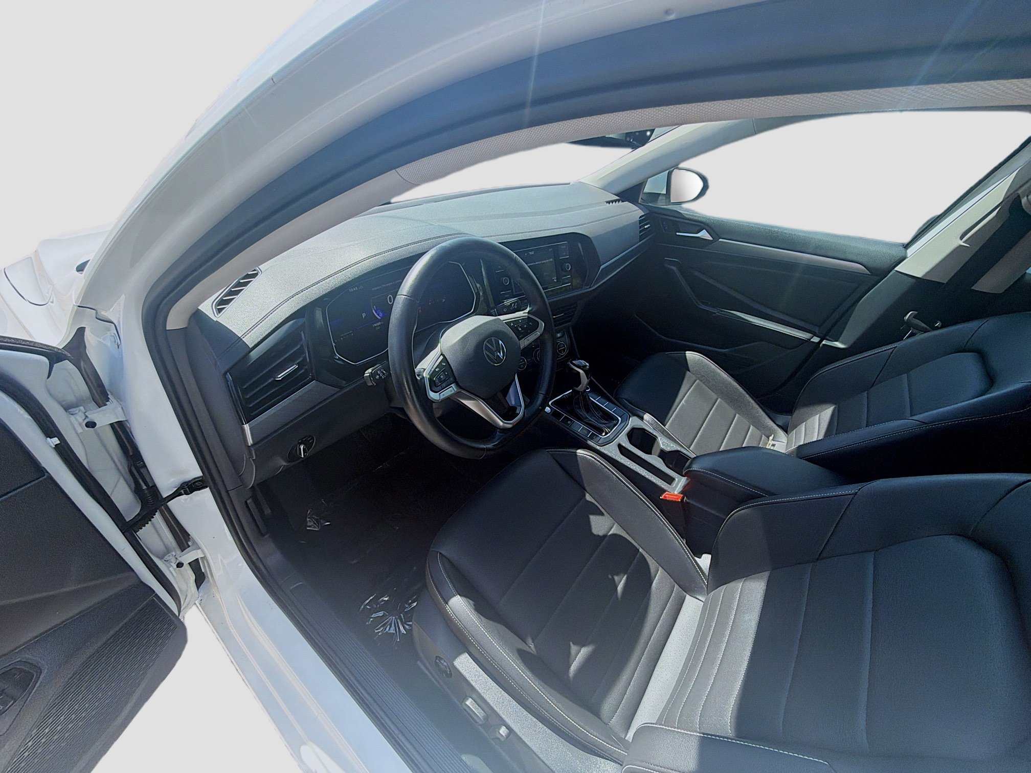 Used 2023 Volkswagen Jetta SE FWD image 9