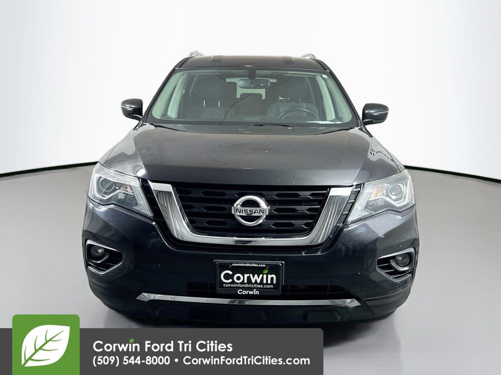 Used 2018 Nissan Pathfinder SV video 3