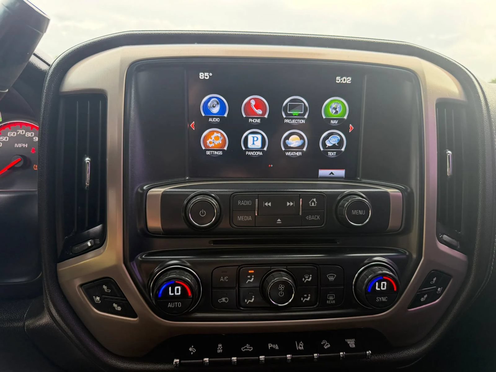 Used 2016 GMC Sierra 2500 Denali w/ Duramax Plus Package AWD/4WD image 43
