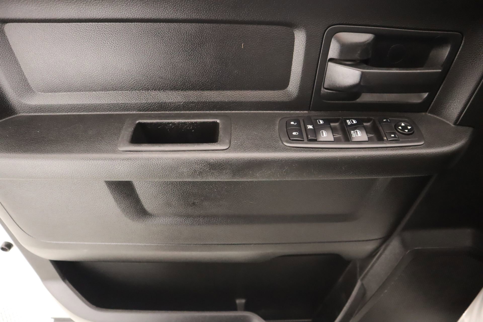 Used 2018 RAM 2500 Tradesman w/ Chrome Appearance Group image 14