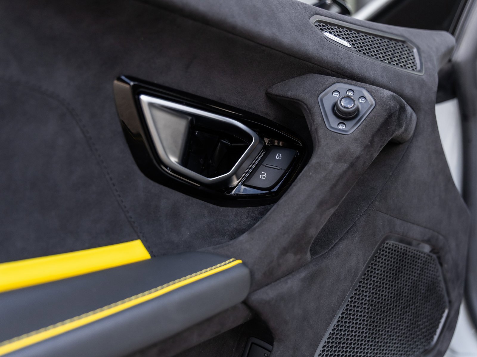 Used 2023 Lamborghini Huracan Tecnica image 24