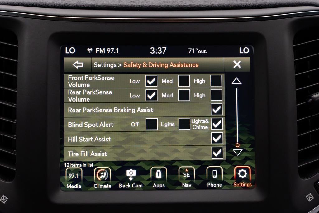 Used 2023 Jeep Cherokee Altitude Lux AWD/4WD image 20