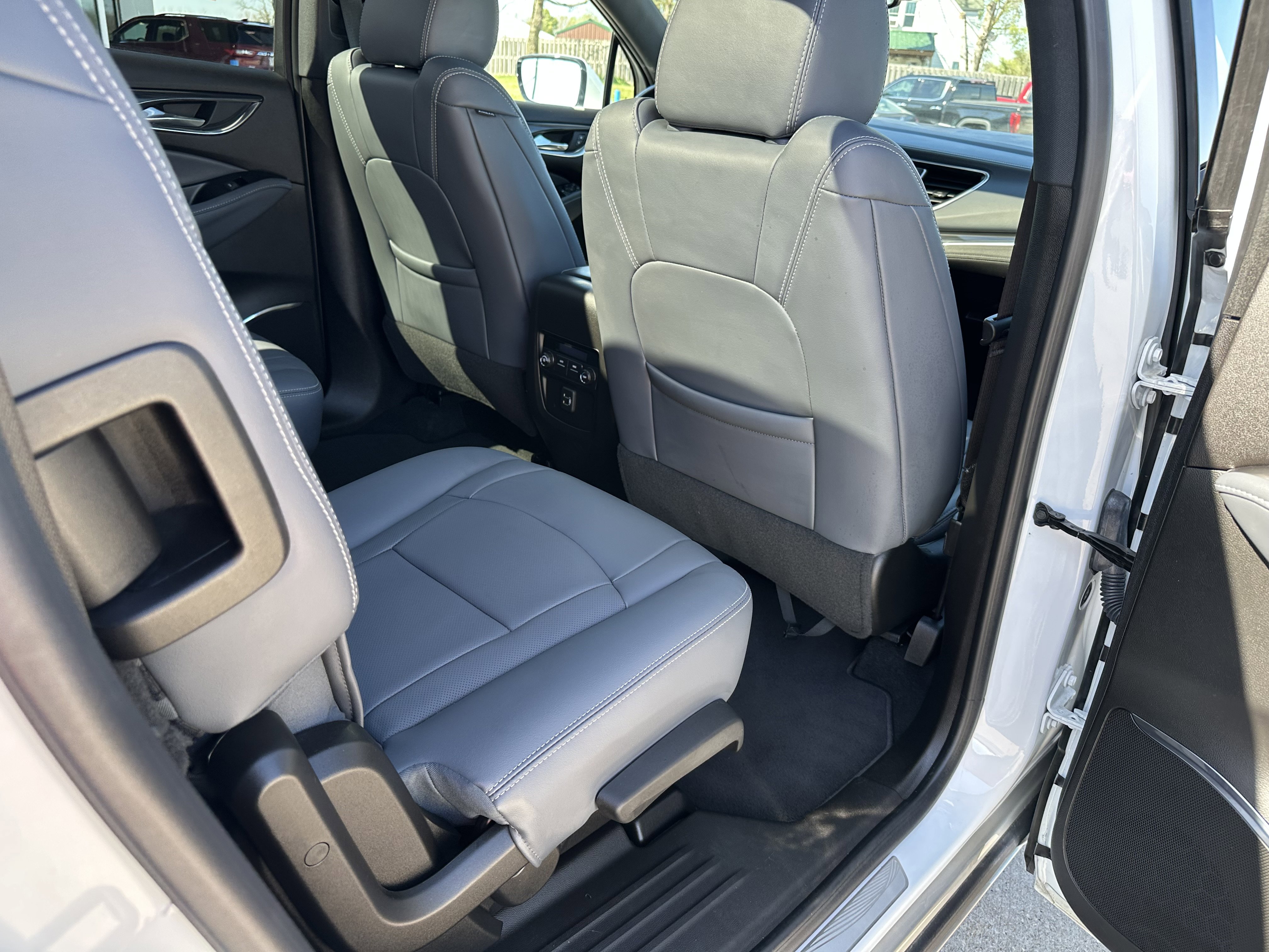Used 2023 Buick Enclave Essence w/ Experience Buick Package FWD image 29