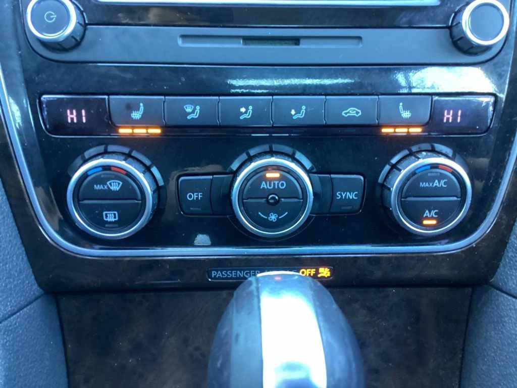 Used 2015 Volkswagen Passat 1.8T SEL Premium image 23