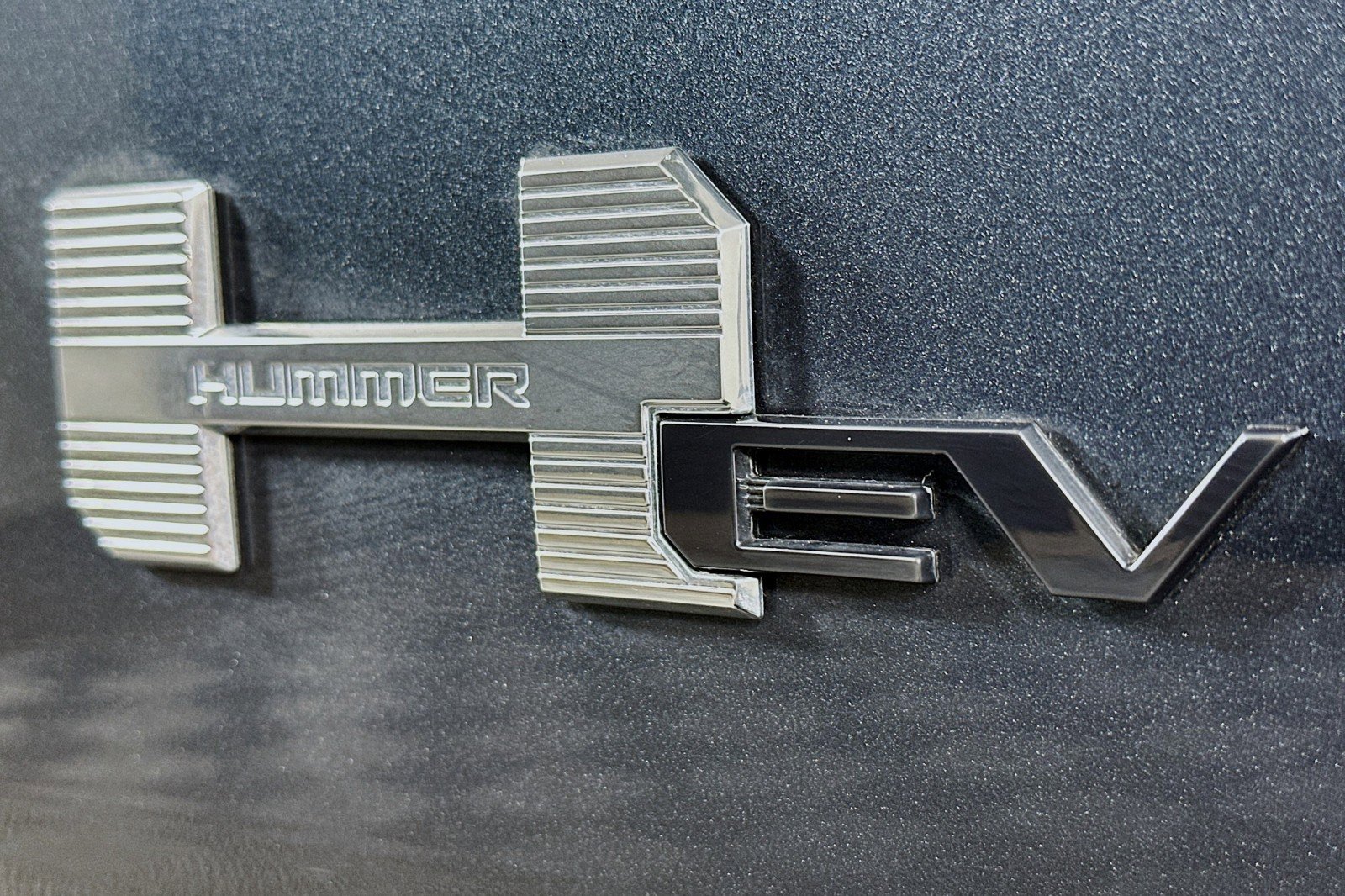 Used 2025 GMC Hummer EV 3X w/ LPO, Cargo Utility Package image 10