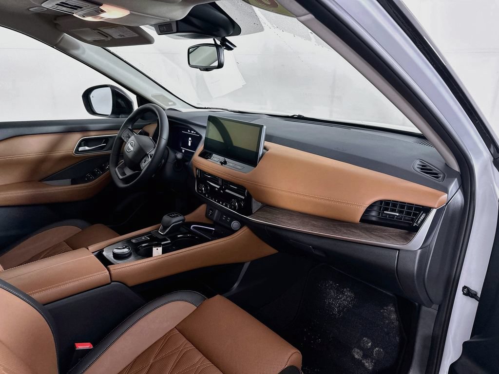 Certified 2026 Nissan Rogue Platinum w/ Platinum Premium Package AWD/4WD image 39