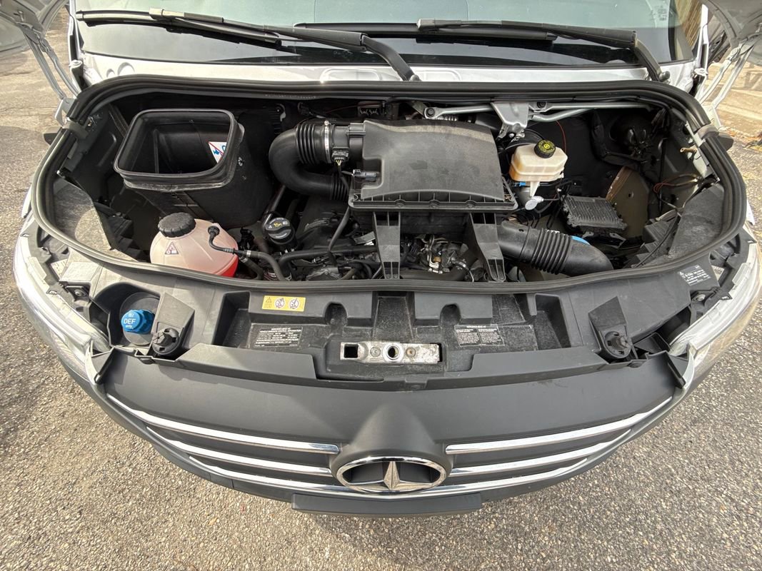 Used 2021 Mercedes-Benz Sprinter 2500 image 34