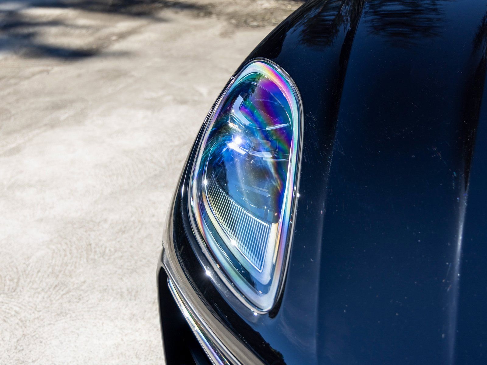 Certified 2025 Porsche Macan S image 14