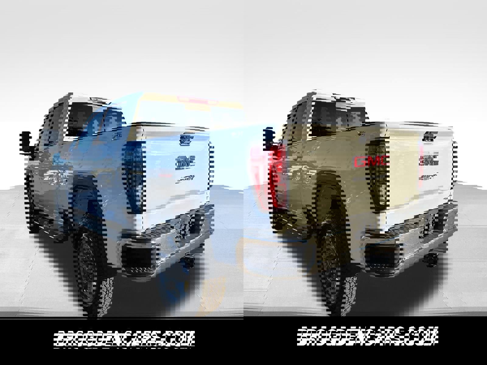 New 2026 GMC Sierra 2500 SLE image 5