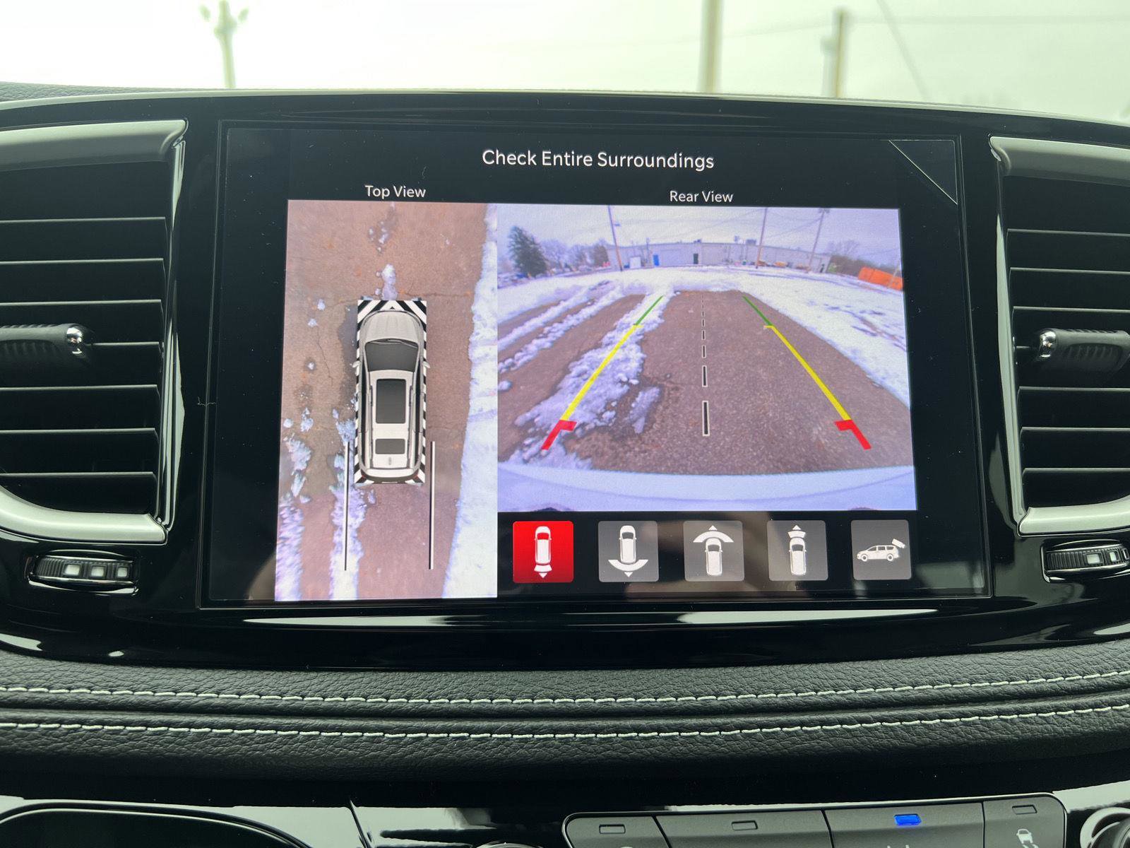 New 2026 Chrysler Pacifica Select w/ S Appearance Package image 21