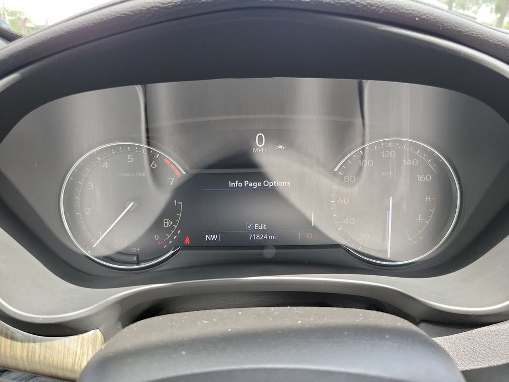 Used 2021 Cadillac XT4 Premium Luxury FWD image 28