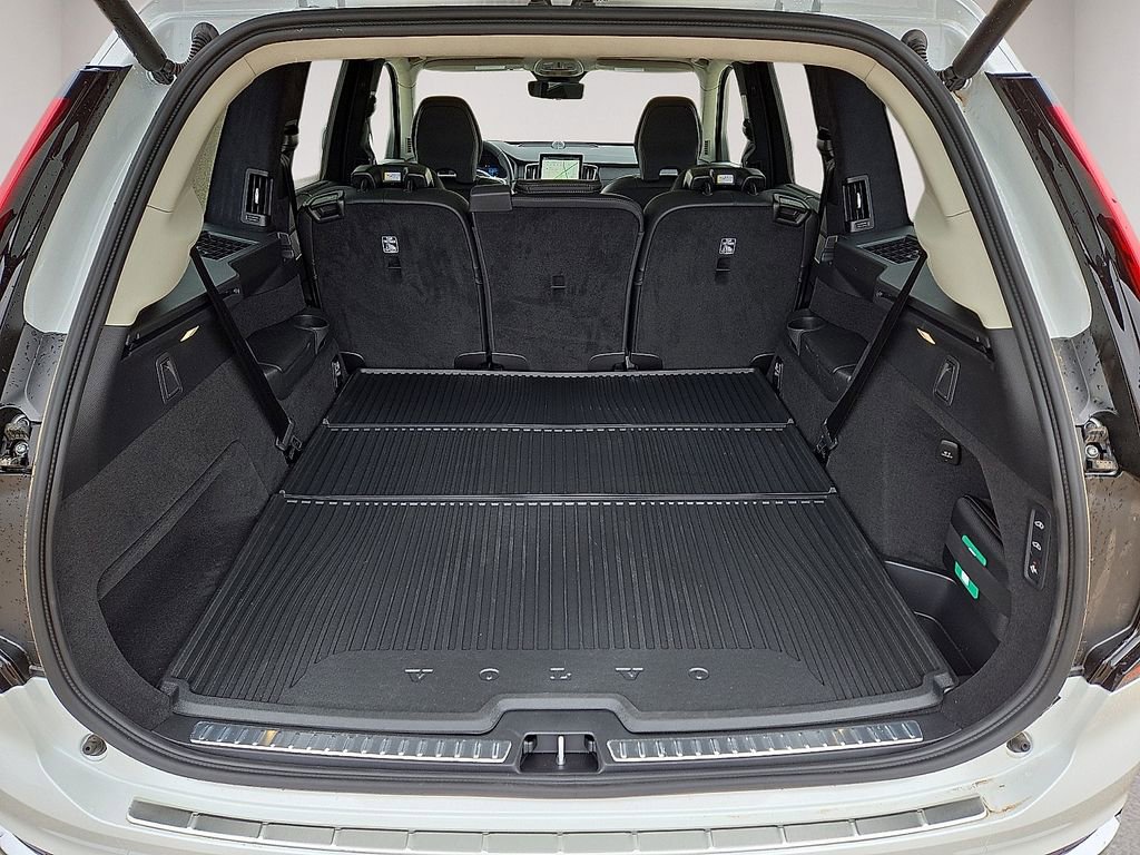 New 2026 Volvo XC90 T8 Ultra w/ Lounge Package AWD/4WD image 13