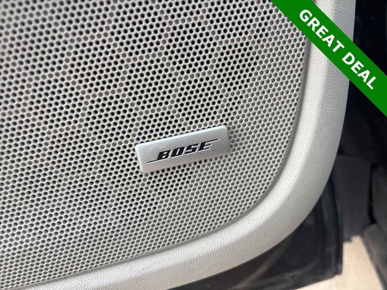 Used 2020 GMC Terrain Denali w/ Denali Premium Package image 16