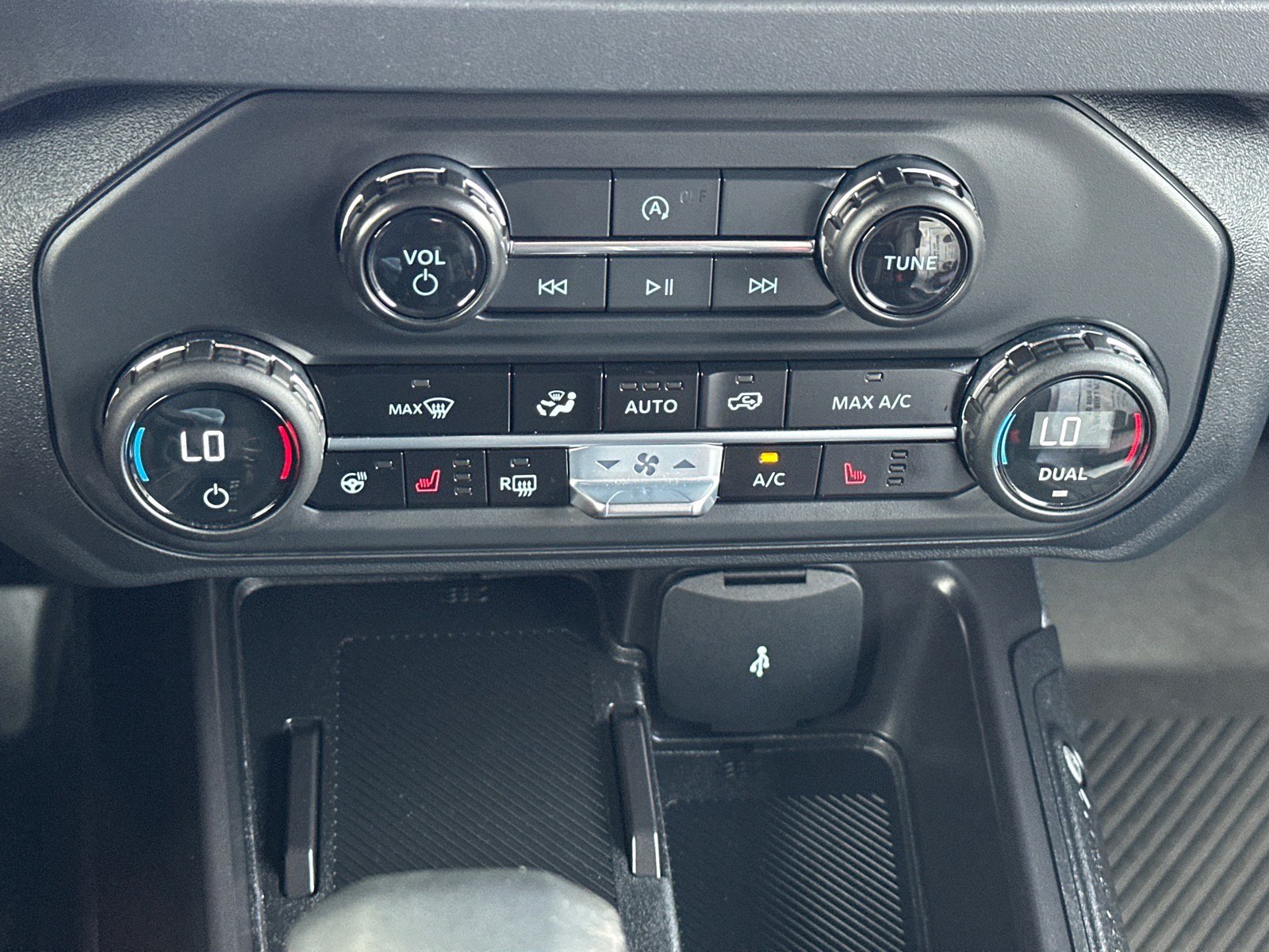 Used 2025 Ford Bronco Outer Banks AWD/4WD image 17