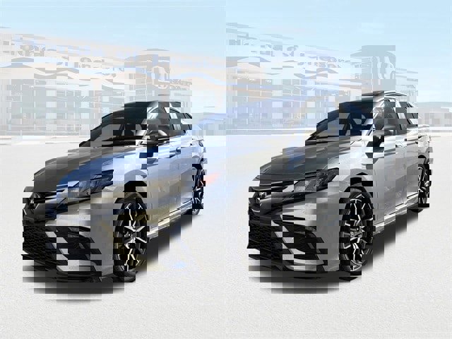 Used 2024 Toyota Camry SE video 2