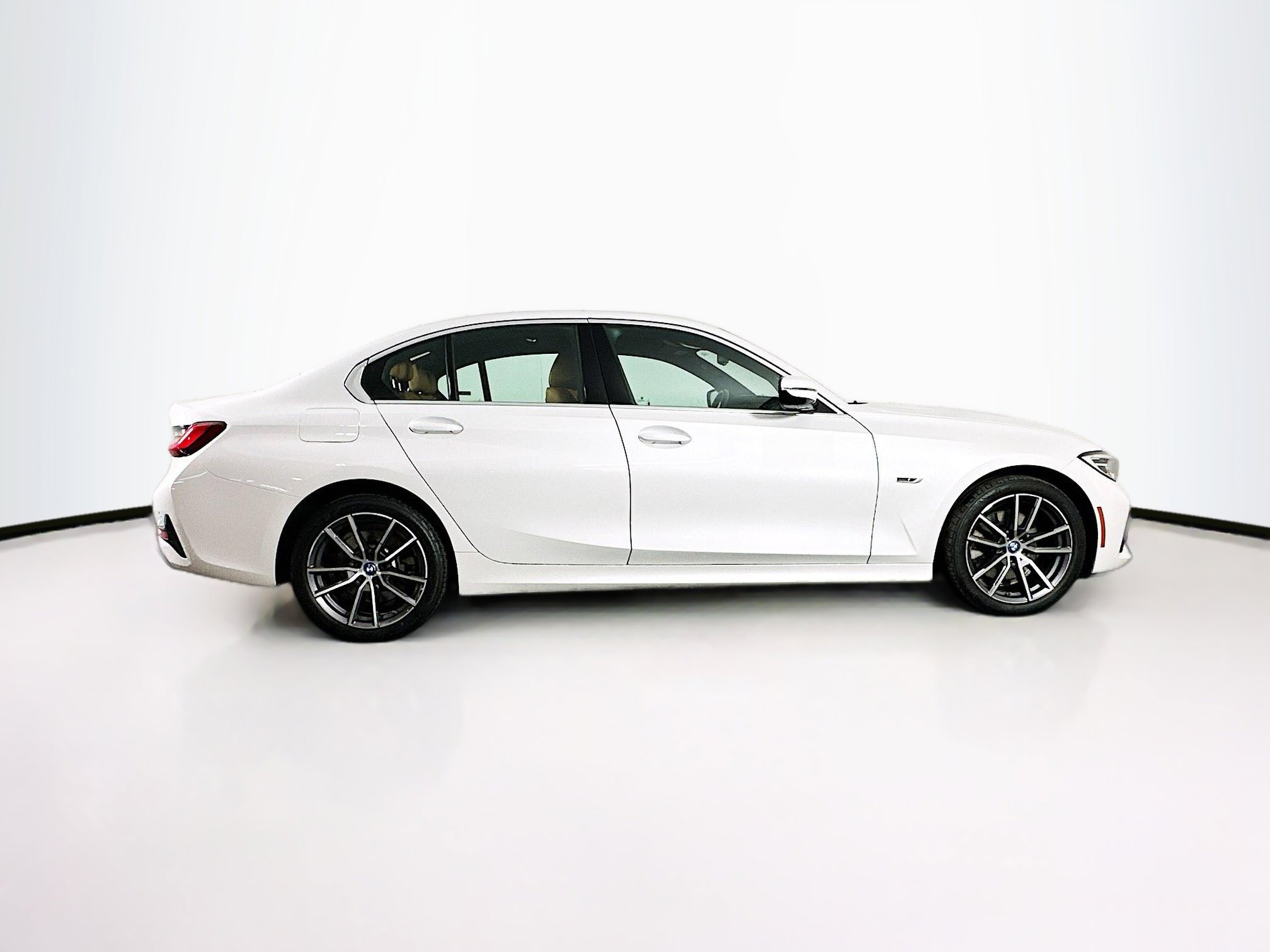 Used 2022 BMW 330e xDrive w/ Premium Package image 10
