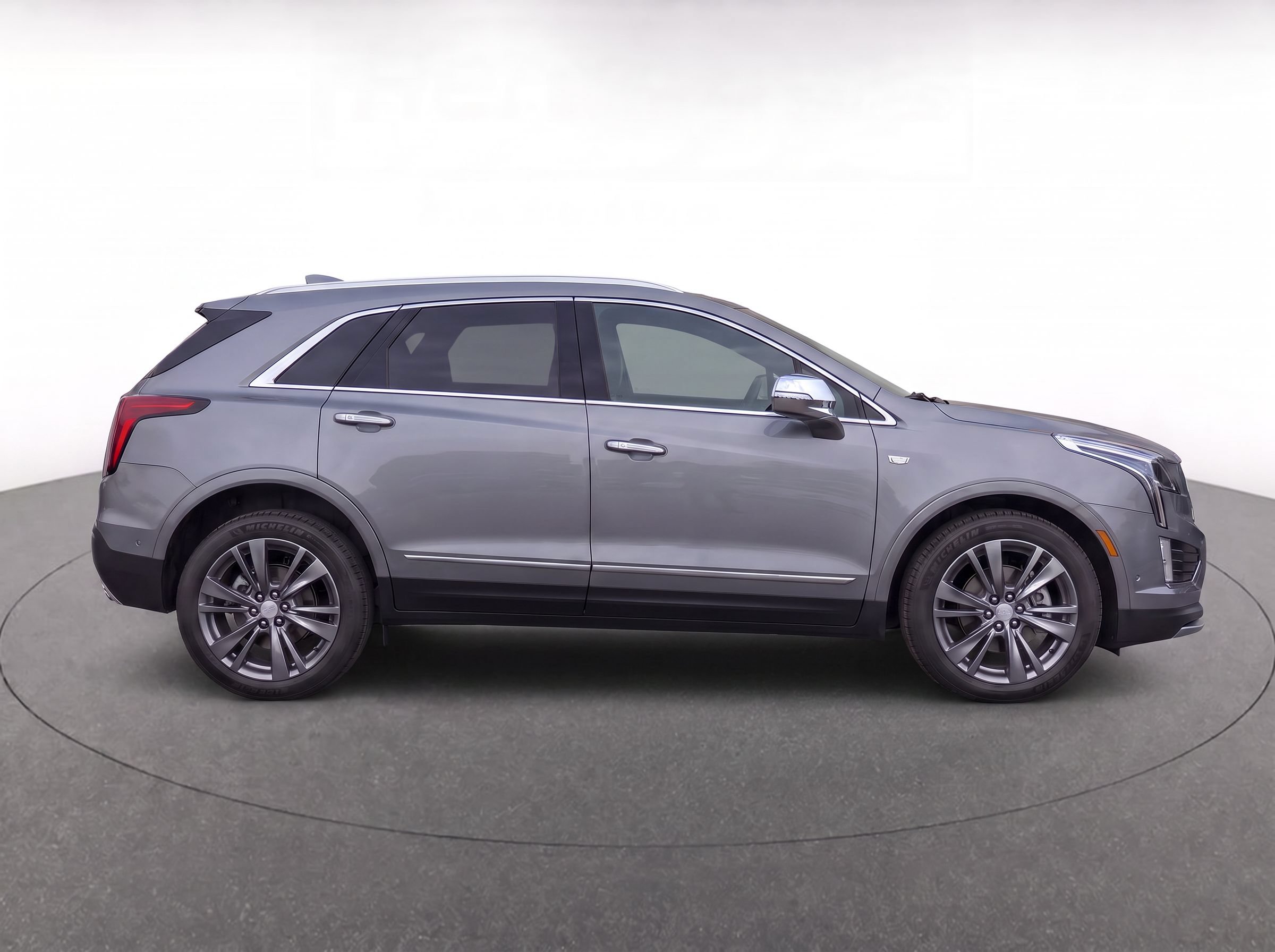Certified 2024 Cadillac XT5 Premium Luxury w/ Technology Package AWD/4WD image 8