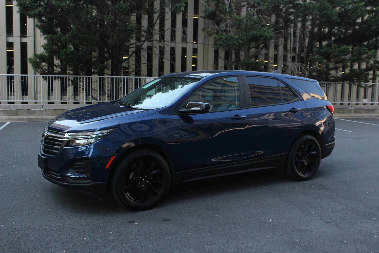 Used 2023 Chevrolet Equinox LS w/ LS Convenience Package FWD image 12