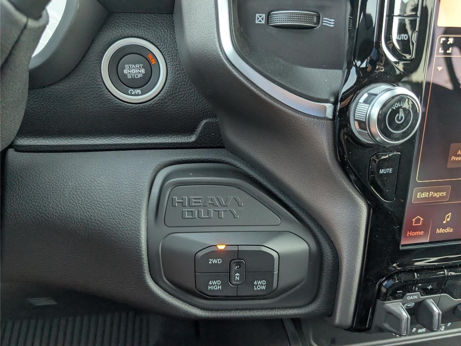 New 2026 RAM 3500 Big Horn AWD/4WD image 21