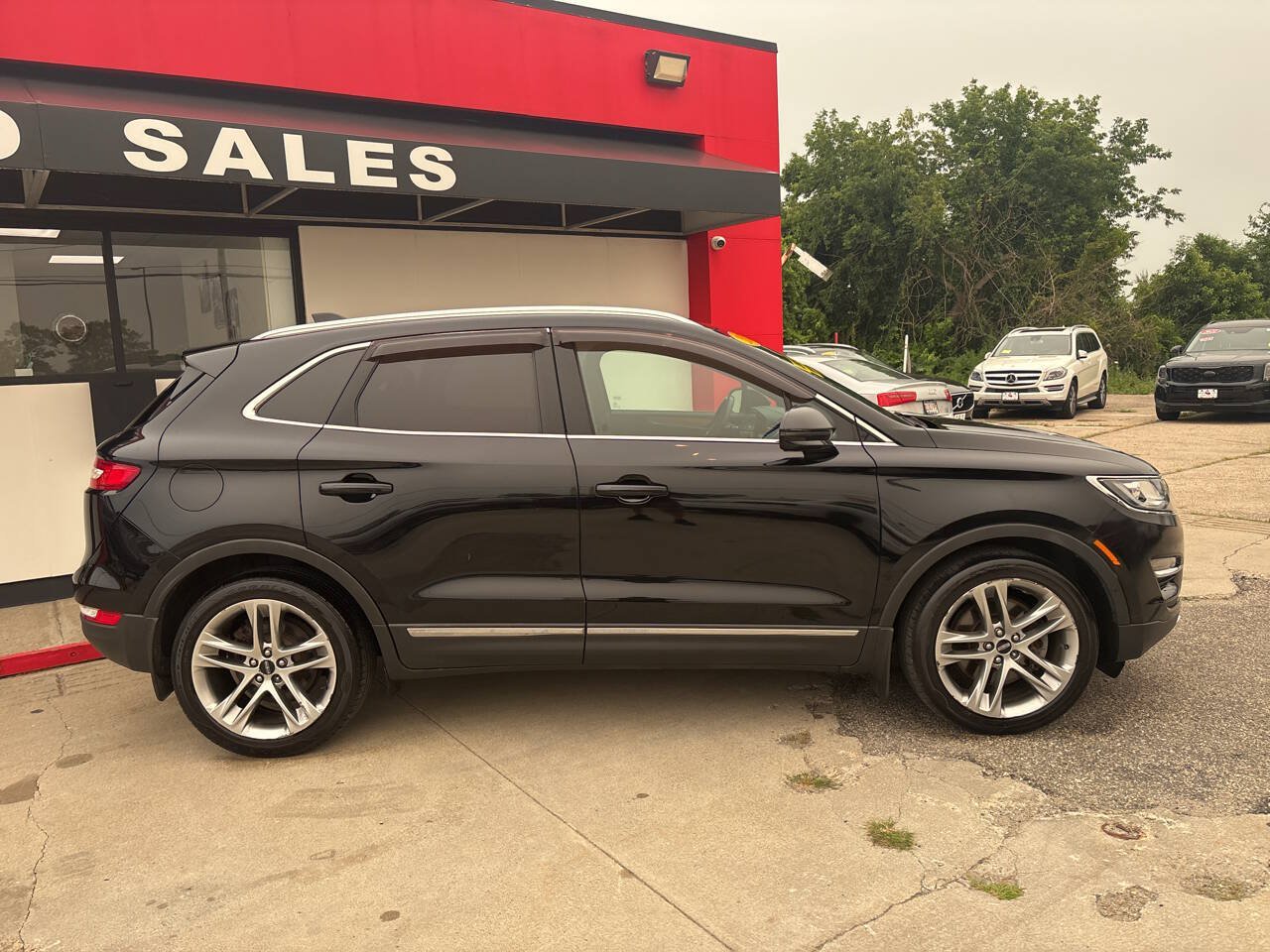 Used 2017 Lincoln MKC Reserve AWD/4WD image 3