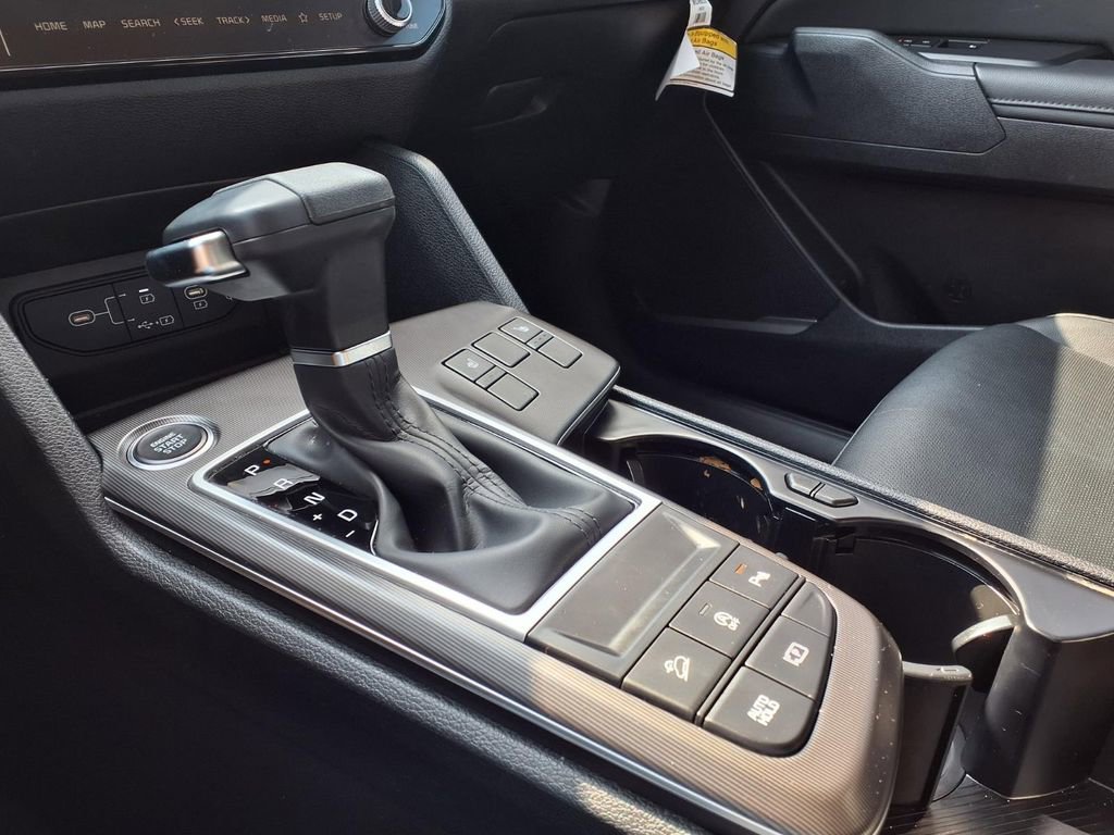 Used 2026 Kia Sportage EX FWD image 20