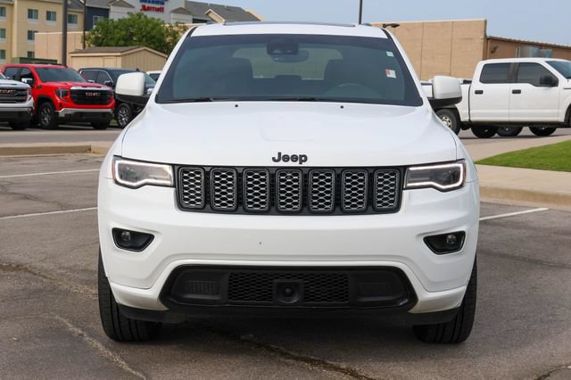 Used 2022 Jeep Grand Cherokee Laredo X AWD/4WD image 2