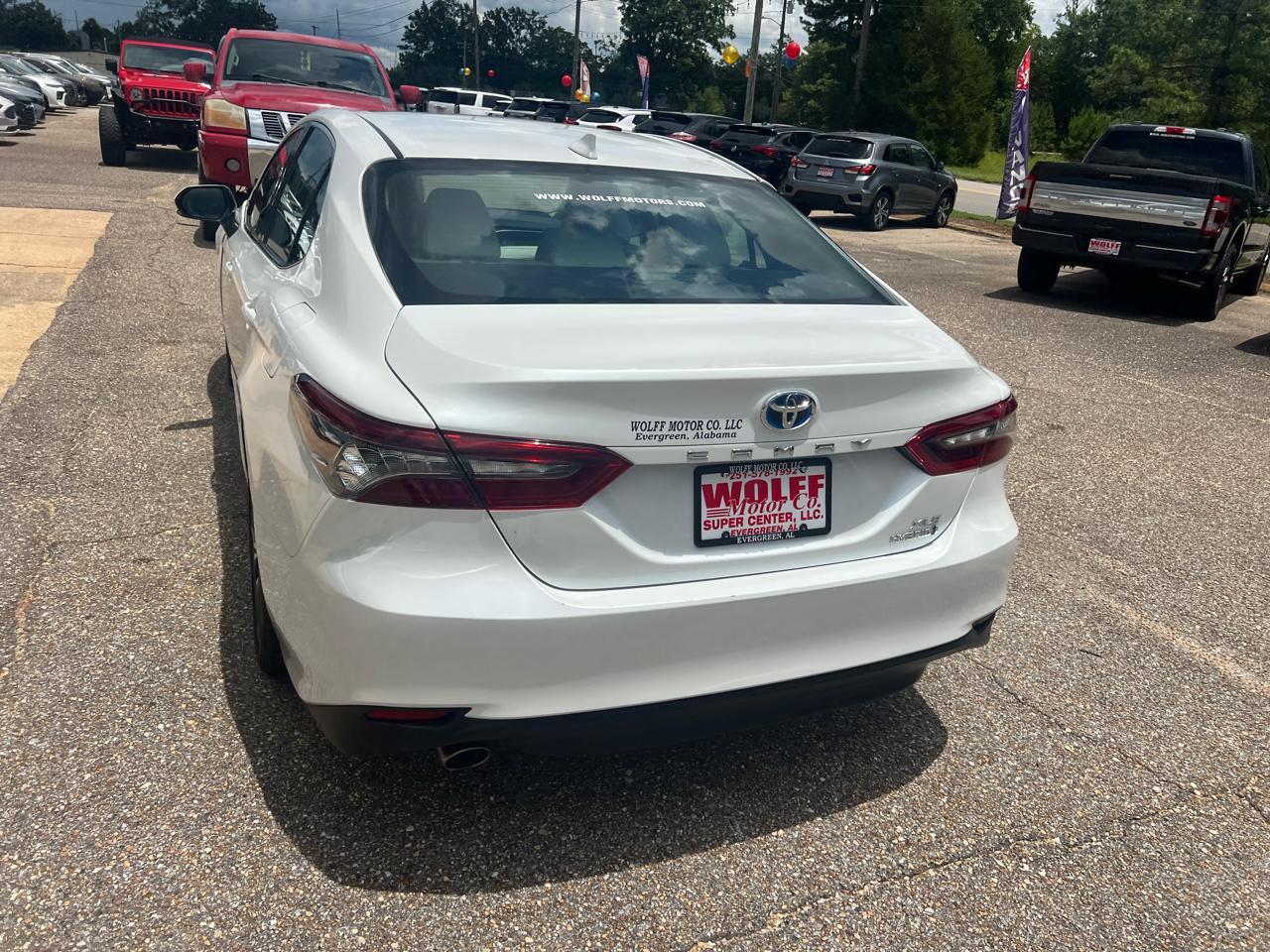 Used 2022 Toyota Camry XLE w/ Cold Weather Package FWD image 10