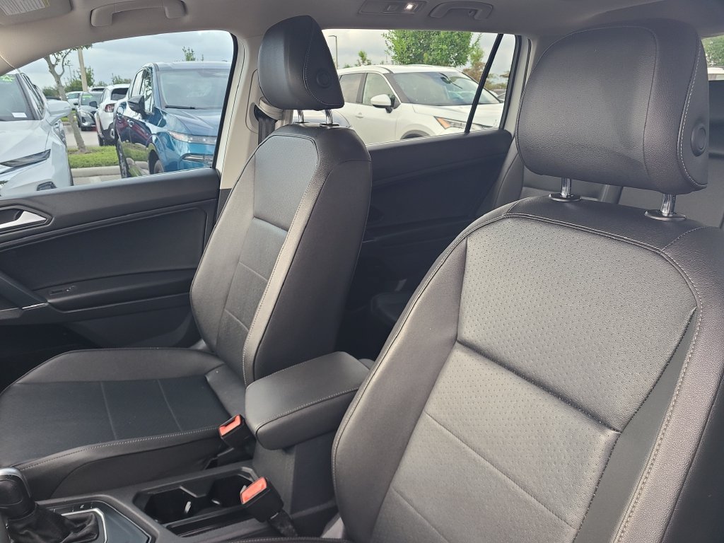 Used 2020 Volkswagen Tiguan SEL FWD image 22