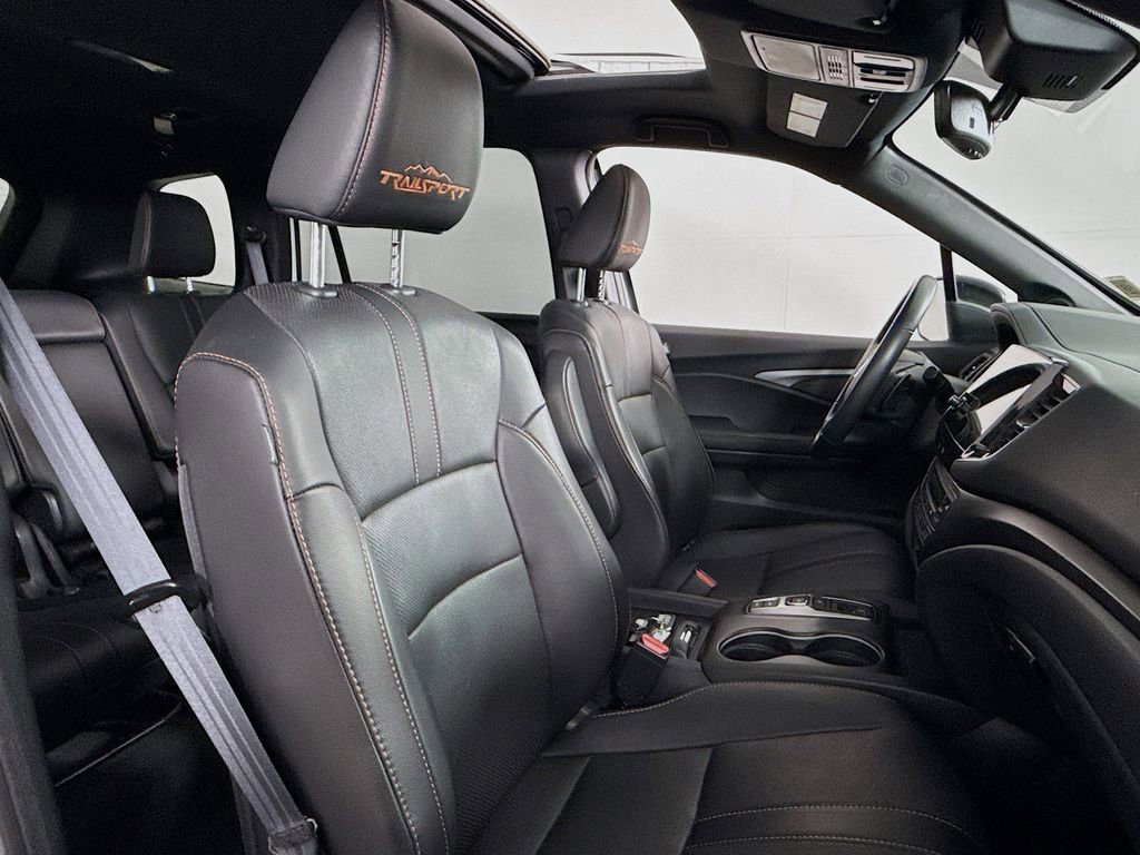 Certified 2023 Honda Passport TrailSport image 36