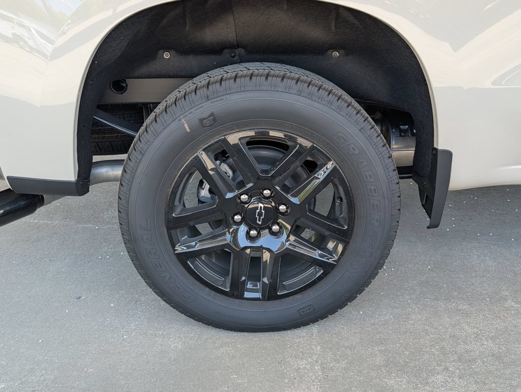 New 2026 Chevrolet Silverado 1500 Custom w/ LPO, Dark Essentials Package RWD image 3