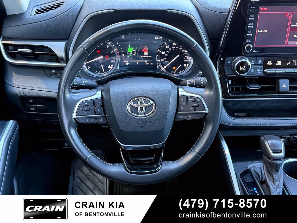 Used 2021 Toyota Highlander XLE FWD image 13