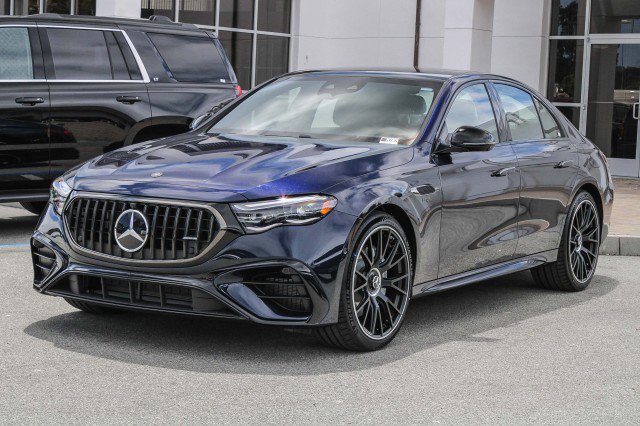 Used 2025 Mercedes-Benz E 53 AMG e 4MATIC Sedan image 3