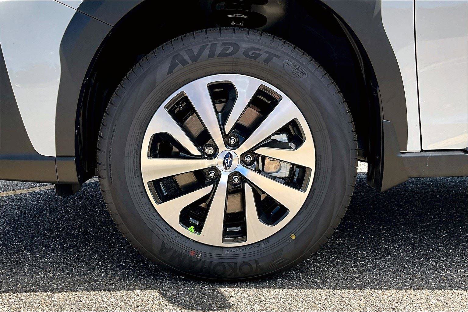 Used 2025 Subaru Outback Premium image 12